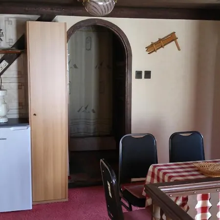 Apartament Crystal F *
